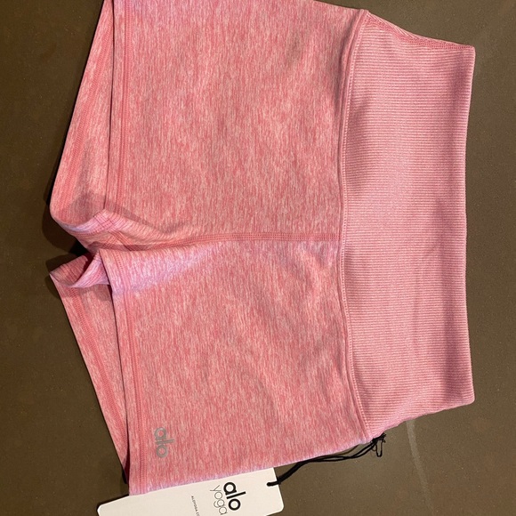 ALO Yoga Pants - NWT ALO Alosoft Aura Short